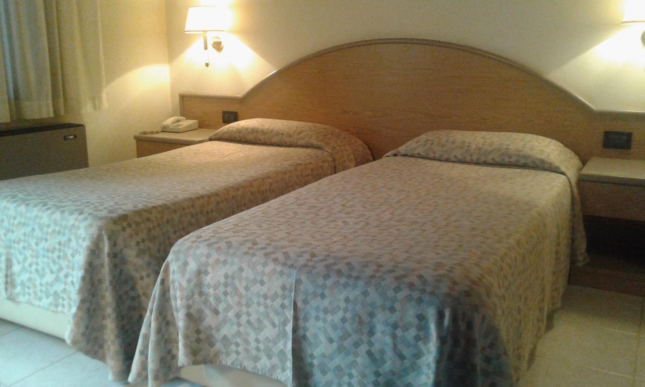 Albergo Ristorante Leon D'Oro Este Bagian luar foto